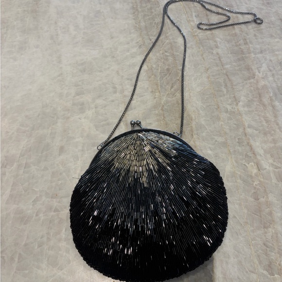 Vintage La Regale Black Bugle Beaded Evening Bag Kiss Lock Purse - Picture 2 of 4